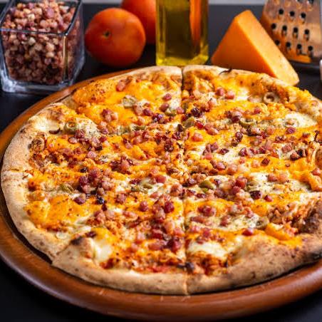 Pizza De Bacon e Cheddar
